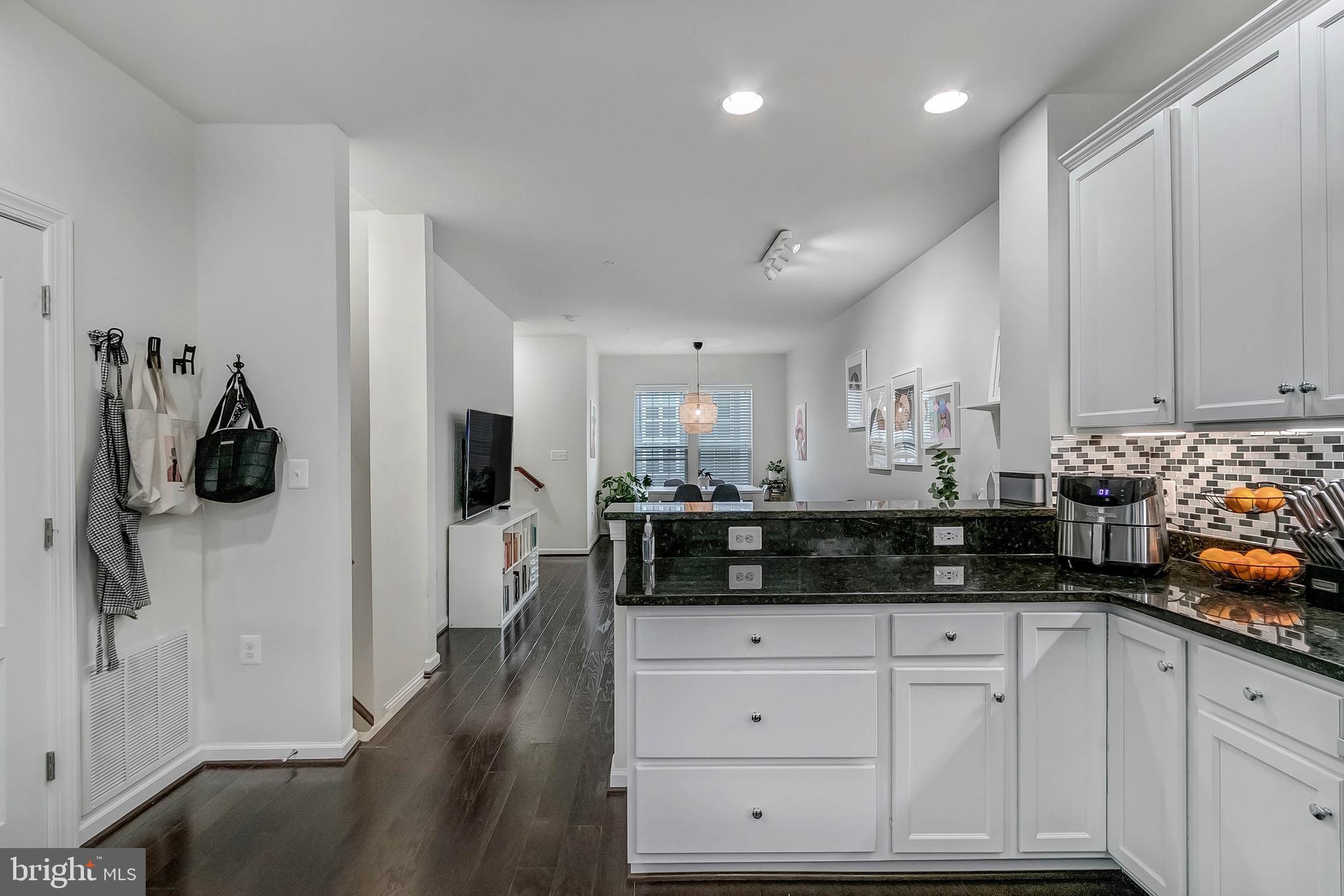 7367 Riding Meadow Way Manassas, VA 20111 - Photo 24 of 42