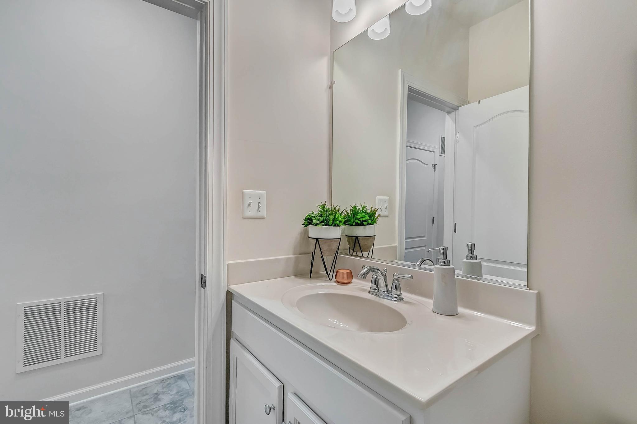 7367 Riding Meadow Way Manassas, VA 20111 - Photo 10 of 42