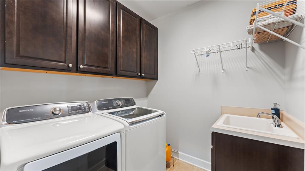 3418 Locust Cove Road Gainesville, GA 30504 - Photo 21 of 61 a utility room with dryer and washer