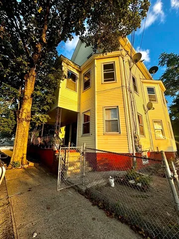 $1,775 | 7 Lancaster Street, Providence, RI 02906