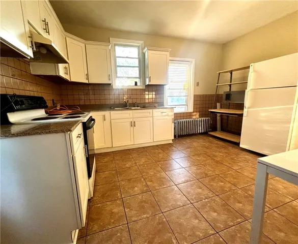 $1,725 | 7 Lancaster Street, Providence, RI 02906