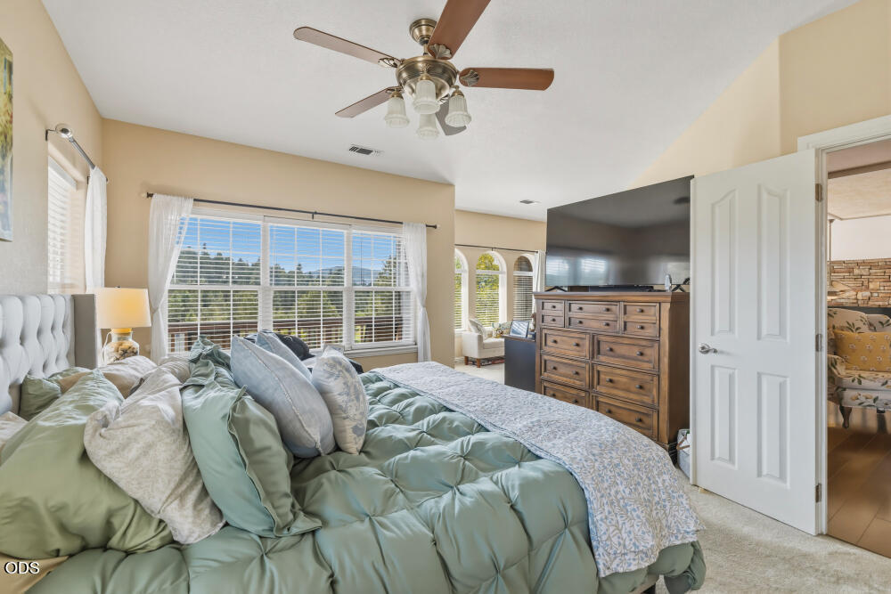 9629 Kestrel Road Klamath Falls, OR 97601 - Photo 30 of 73
