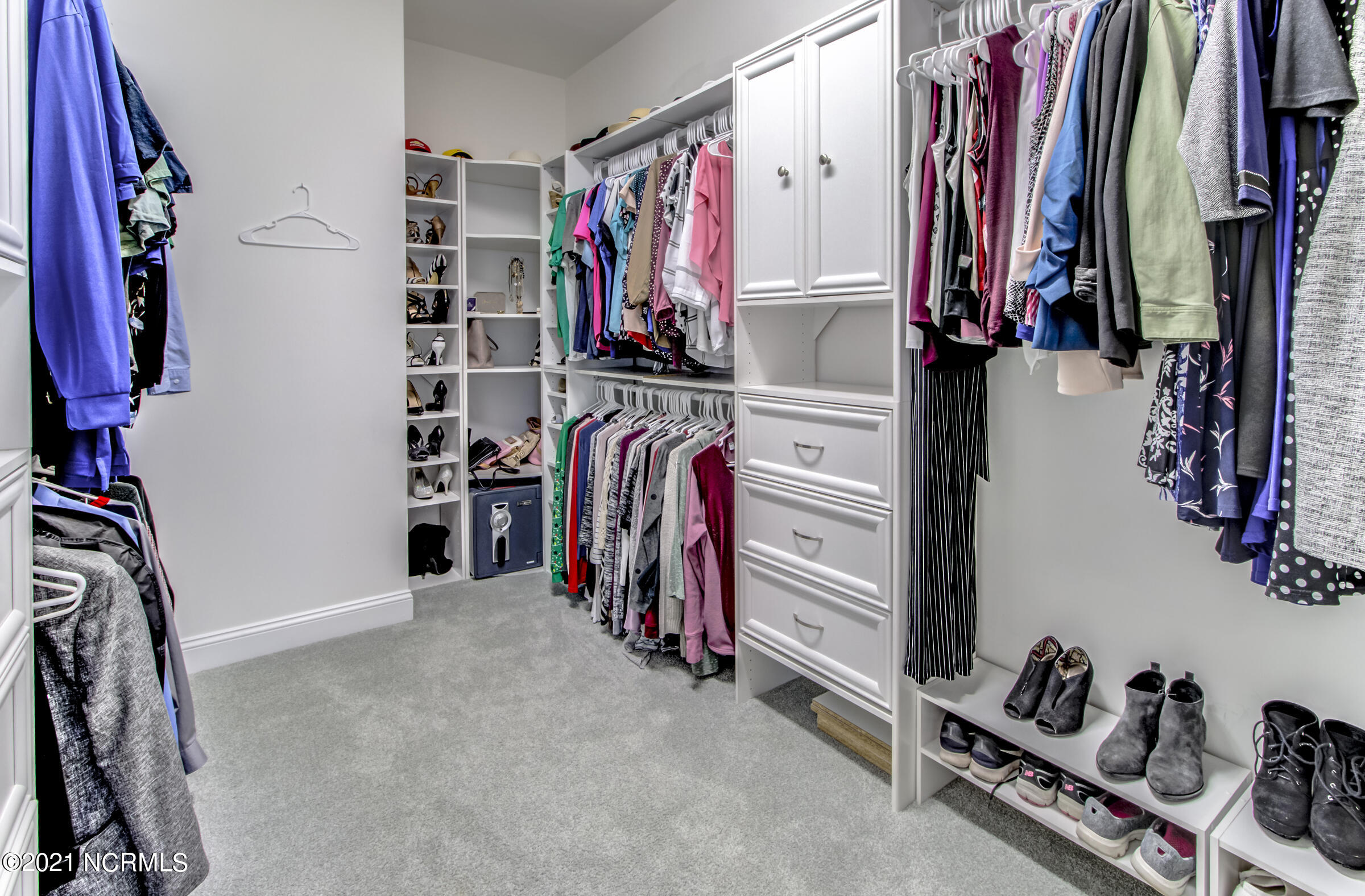 1137 Lt Congleton Road Wilmington, NC 28409 - Photo 19 of 30 Owners Walk In Closet