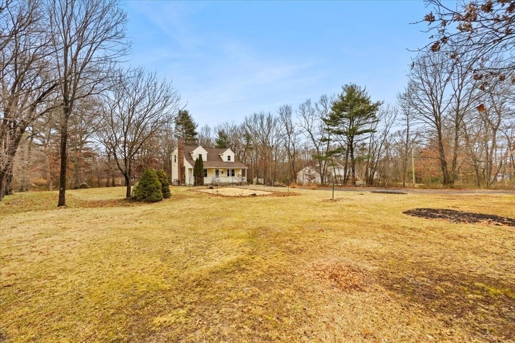 349 Anawan Street Rehoboth, MA 02769 - Photo 4 of 35