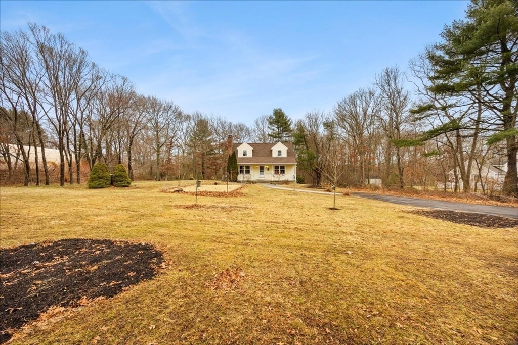 349 Anawan Street Rehoboth, MA 02769 - Photo 5 of 35