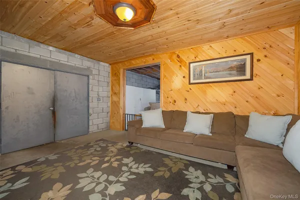 $495,000 | 279 Milewood Road, Millbrook, NY 12545