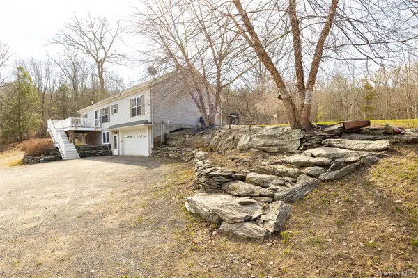 $495,000 | 279 Milewood Road, Millbrook, NY 12545