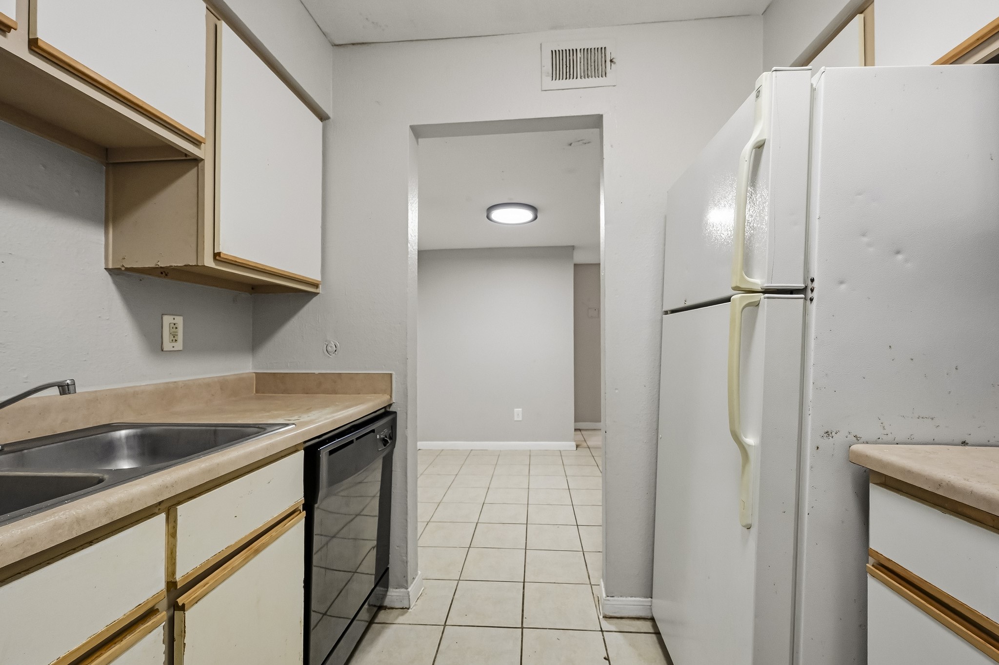 9616 Long Point Road, Unit 33 Houston, TX 77055 - Photo 11 of 17 Gallery Image 11