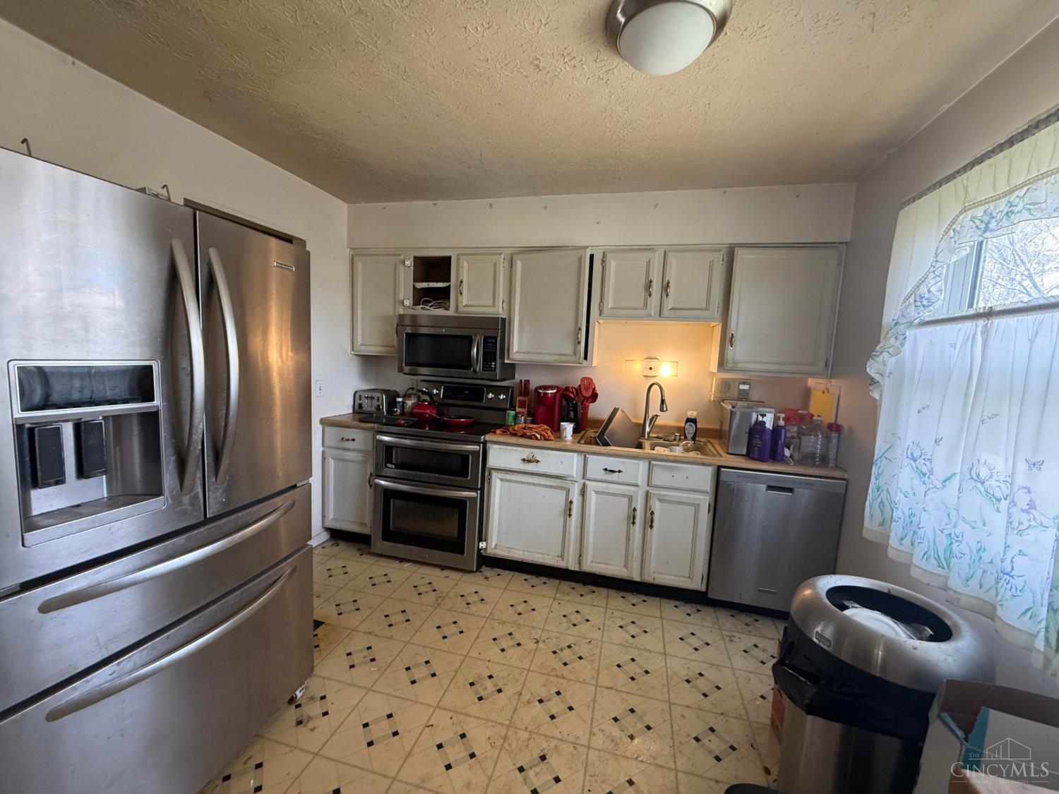 5060 Mt Alverno Road Cincinnati, OH 45238 - Photo 4 of 7