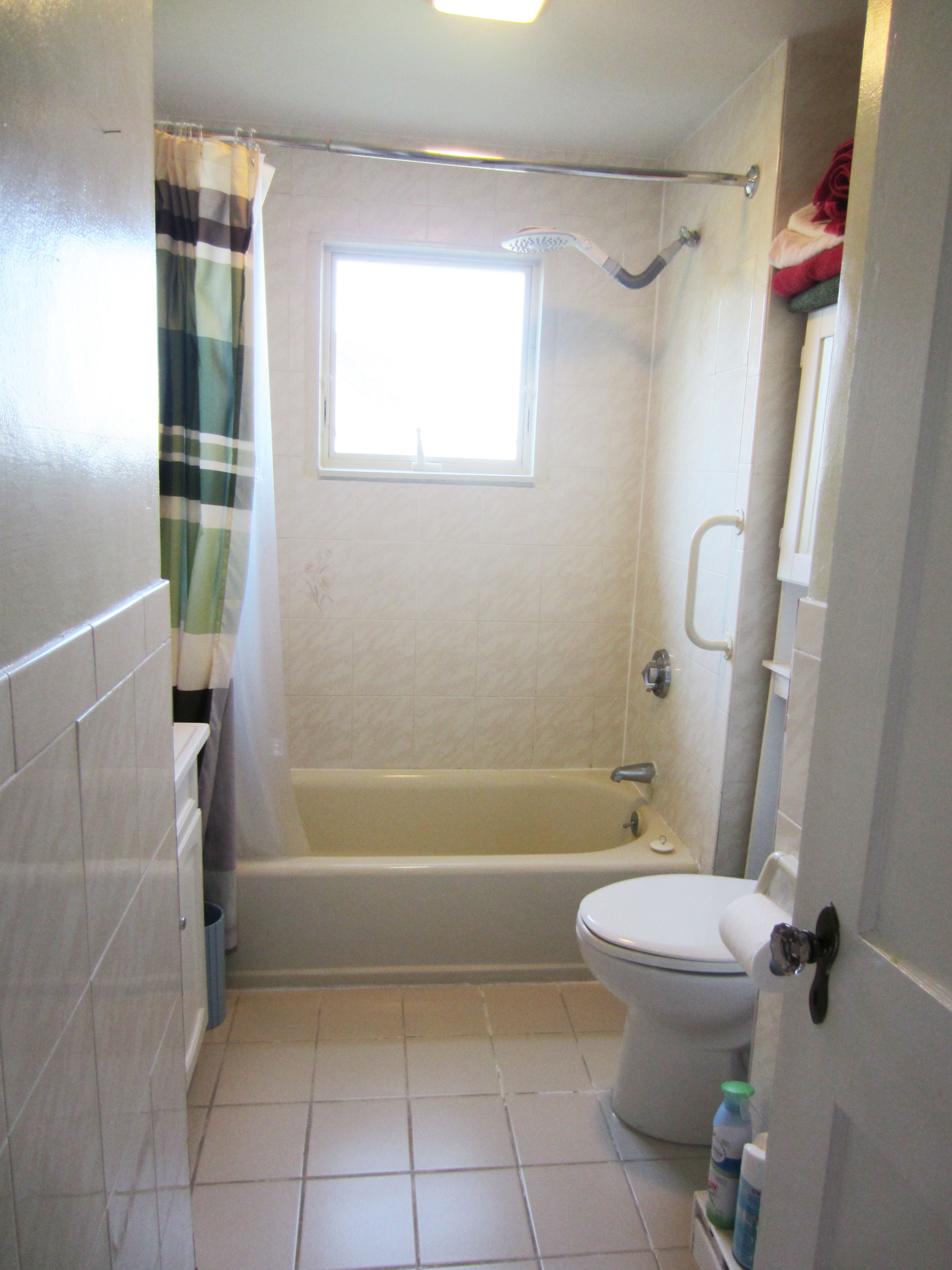 8 Derrymore Road Nantucket, MA 02554 - Photo 13 of 14 Full Bath, 2nd Floor