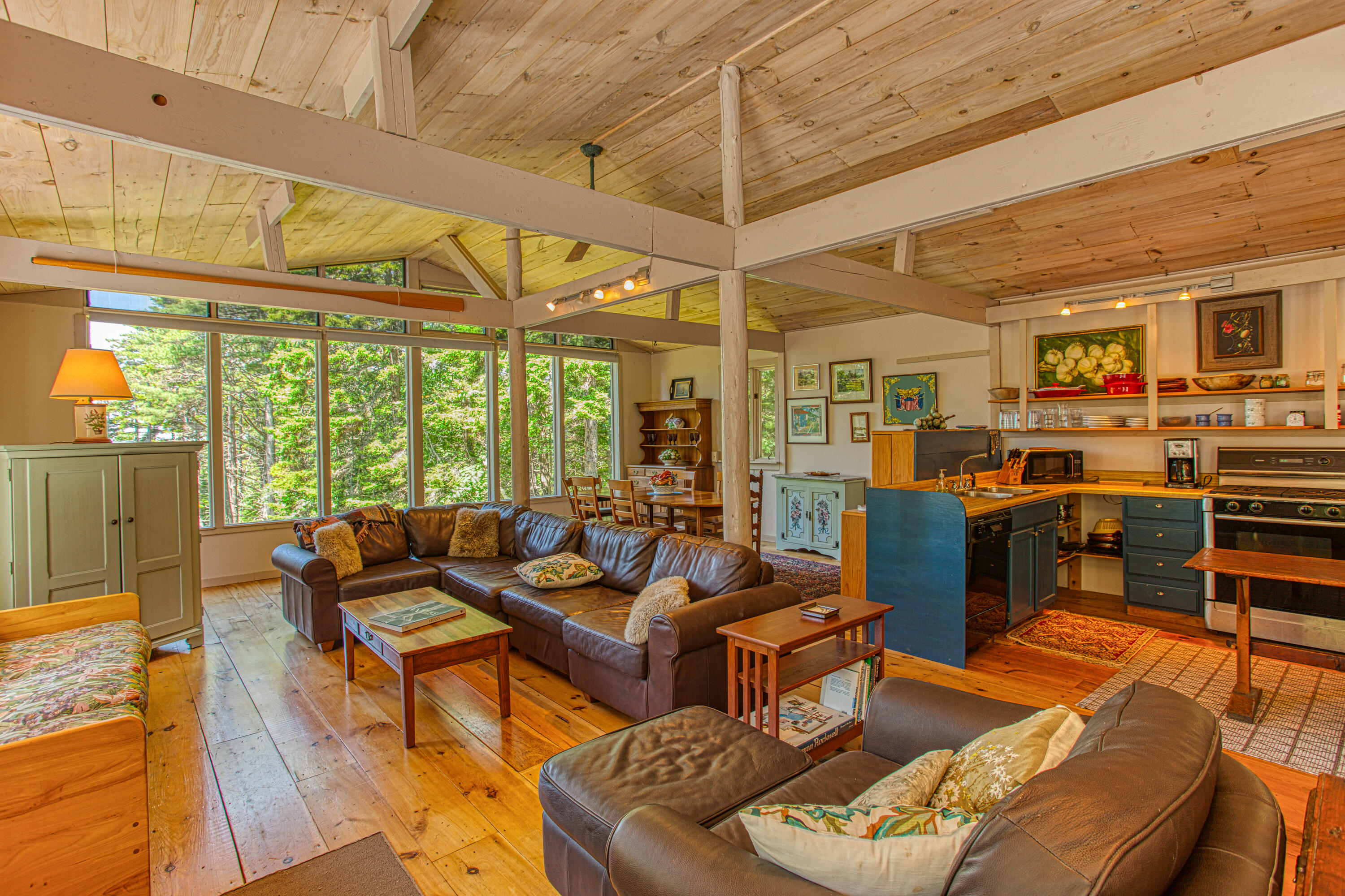 87 Crest Avenue Boothbay Harbor, ME 04538 - Photo 4 of 27 Entry to Living Area