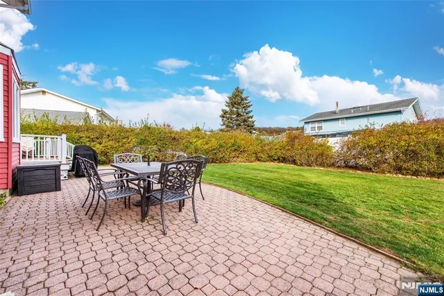 $874,000 | 3 Agawam Drive, Wayne, NJ 07470