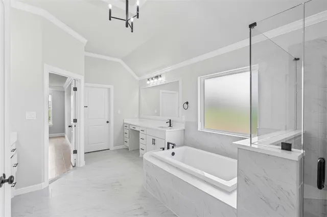 $579,888 | 2172 Middlewood Circle, Granbury, TX 76049