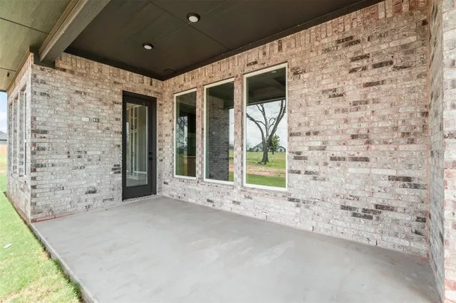 $579,888 | 2172 Middlewood Circle, Granbury, TX 76049