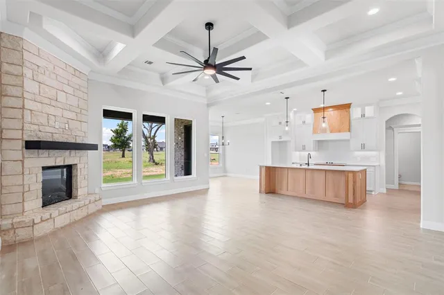 $579,888 | 2172 Middlewood Circle, Granbury, TX 76049