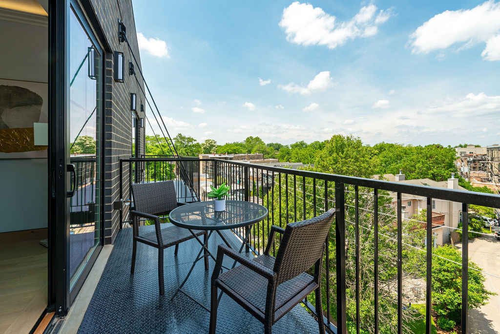 2024 West Irving Park Road, Unit 203 Chicago, IL 60618 - Photo 9 of 16