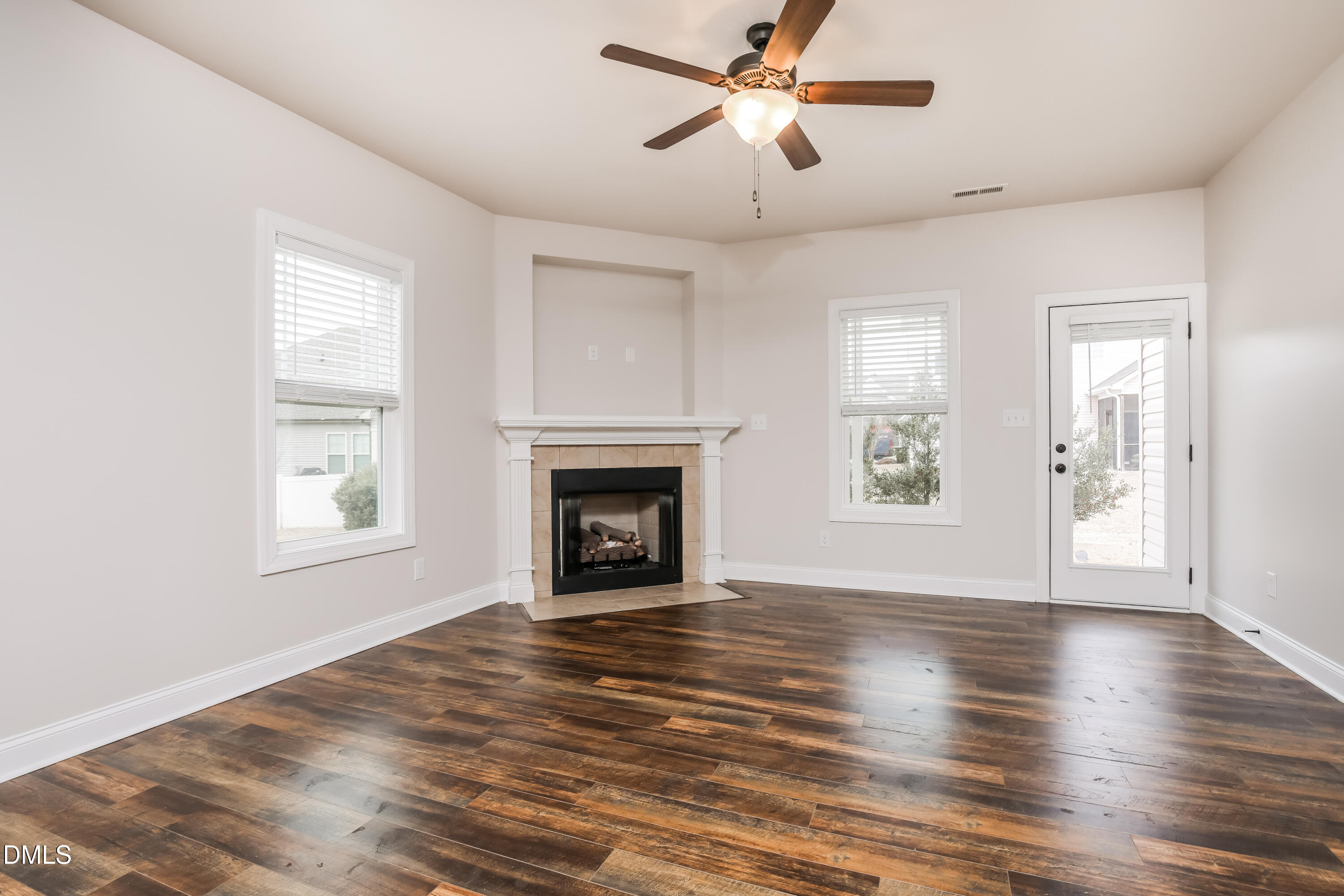 36 Labradoodle Court Garner, NC 27529 - Photo 2 of 17 003-photo-living-room-15157237