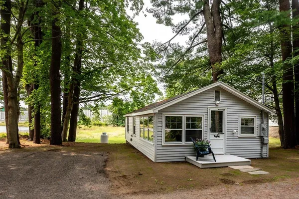 $399,000 | 348 Dover Point Road, Dover, NH 03820