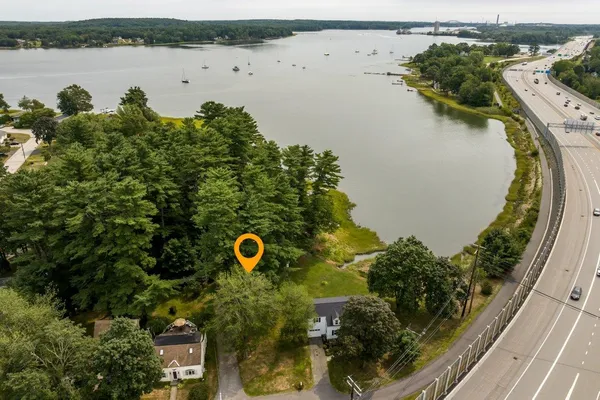$399,000 | 348 Dover Point Road, Dover, NH 03820