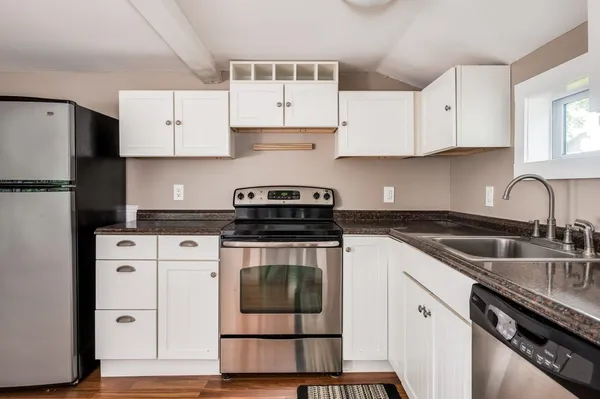 $399,000 | 348 Dover Point Road, Dover, NH 03820