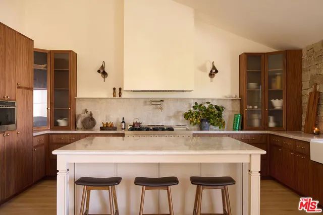 $3,750,000 | 3620 Wrightwood Drive, Studio City, CA 91604