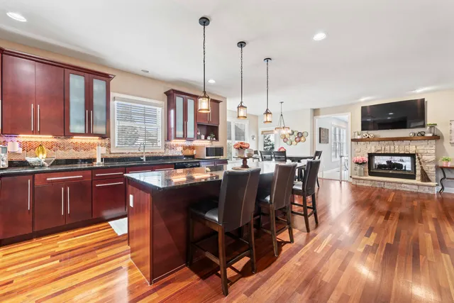 $650,000 | 21002 Kenmare Drive, Shorewood, IL 60404