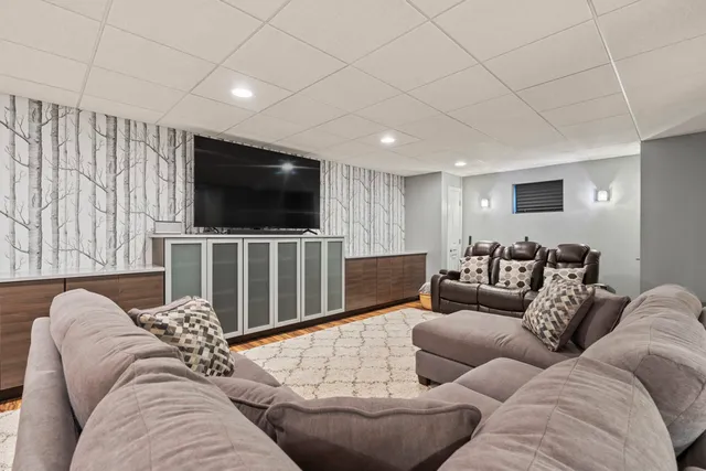 $650,000 | 21002 Kenmare Drive, Shorewood, IL 60404