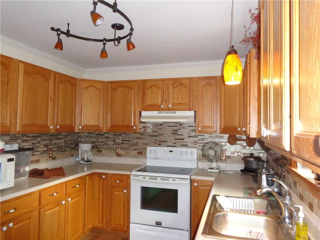 1047 Springfield Road Mercer, PA 16127 - Photo 4 of 25