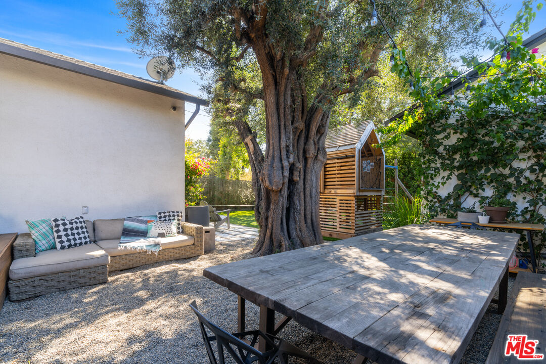 3301 McLaughlin Avenue Los Angeles, CA 90066 - Photo 23 of 46 a view of outdoor space yard and patio