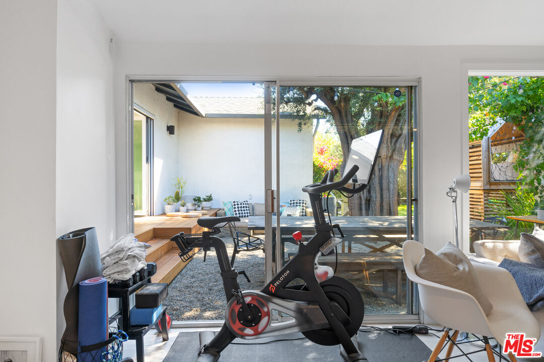 3301 McLaughlin Avenue Los Angeles, CA 90066 - Photo 28 of 46 a view of a livingroom with furniture and windows