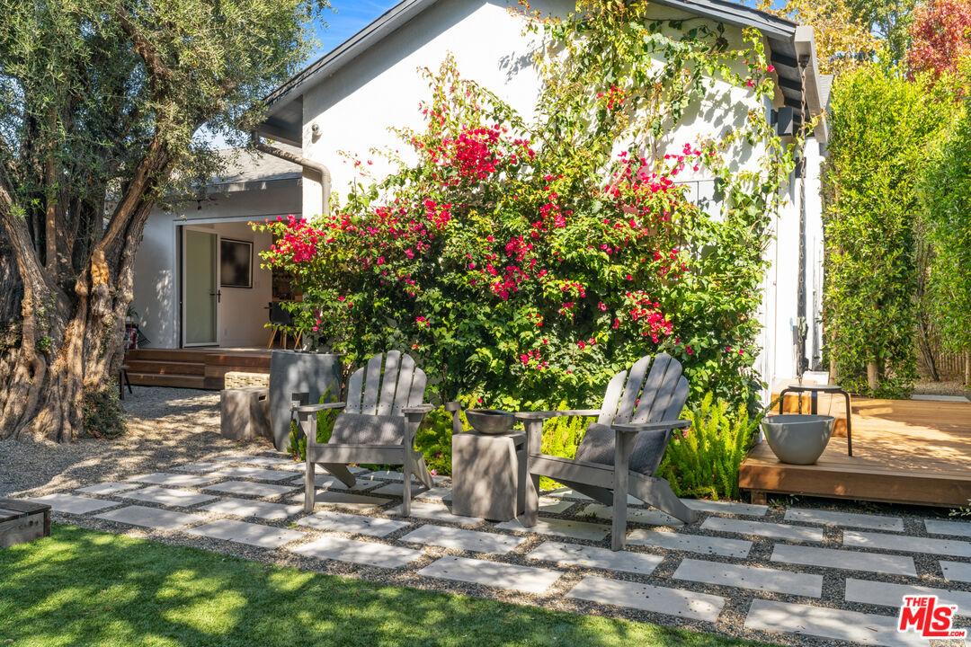 3301 McLaughlin Avenue Los Angeles, CA 90066 - Photo 41 of 46 a front view of a house with a tree