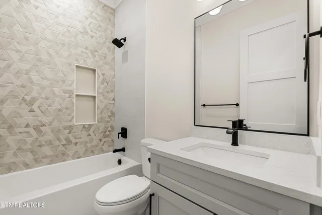 $709,000 | 212 Cheeyo Way, Loudon, TN 37774