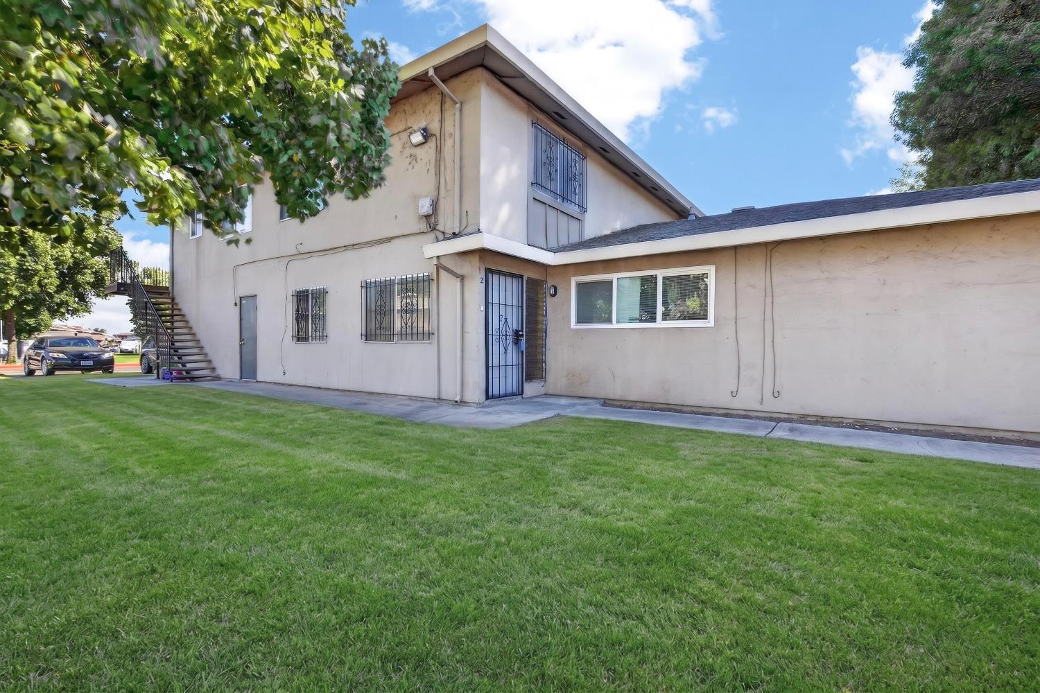 440 East Bianchi Road, Unit 2 Stockton, CA 95207 - Photo 5 of 32