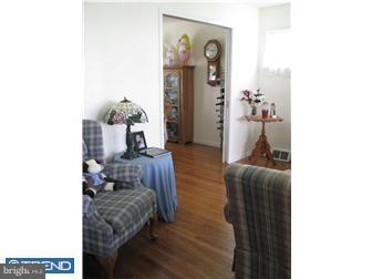 526 King George Road Cherry Hill, NJ 08034 - Photo 11 of 12 Living Room