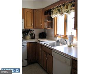 526 King George Road Cherry Hill, NJ 08034 - Photo 5 of 12 Kitchen