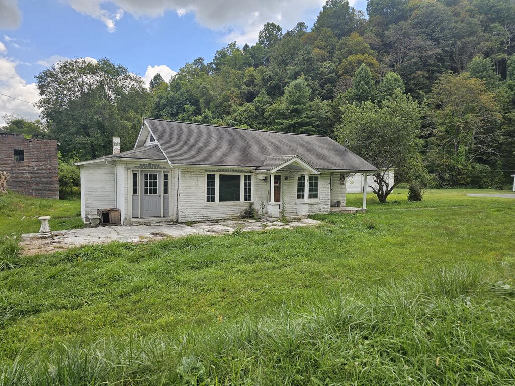8766 Dry Fork Road North Tazewell, VA 24630 - Photo 2 of 20 Gallery Image 2