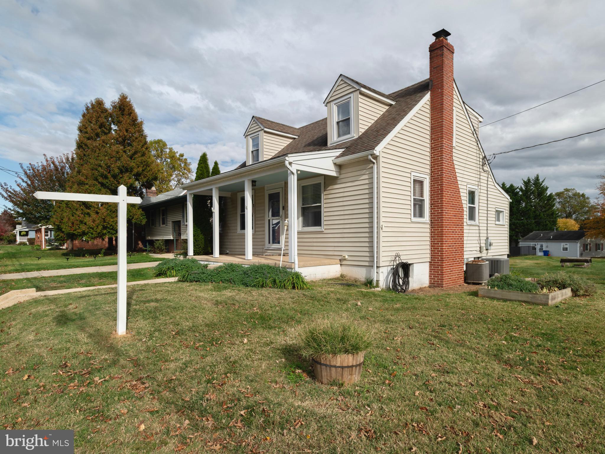 16 Norva Avenue Frederick, MD 21701 - Photo 2 of 15 a view of a house with backyard and porch