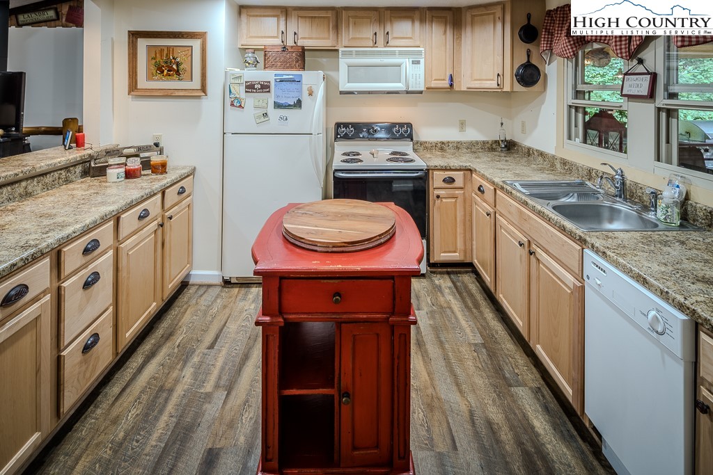 171 River Hollow Road Newland, NC 28657 - Photo 25 of 50 Gallery Image 25