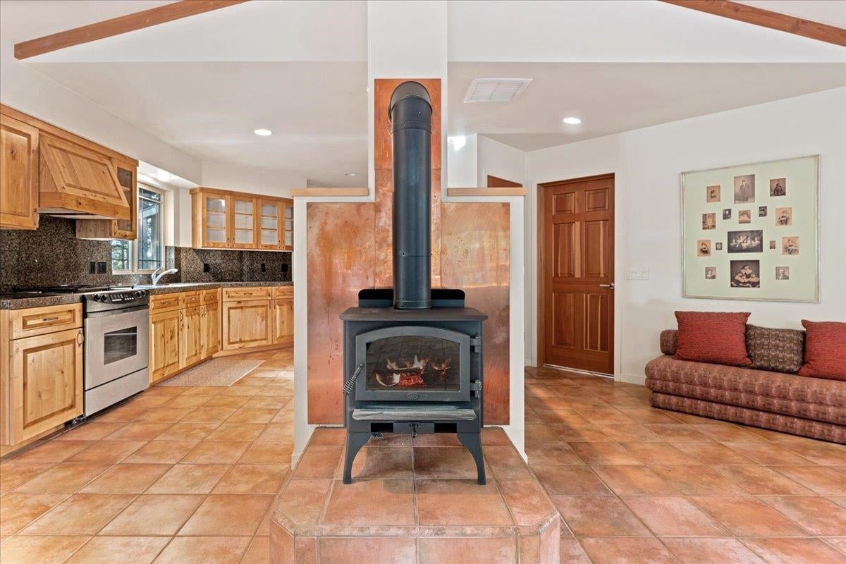 4215 Columbine Road Weed, CA 96094 - Photo 33 of 37 Gallery Image 33