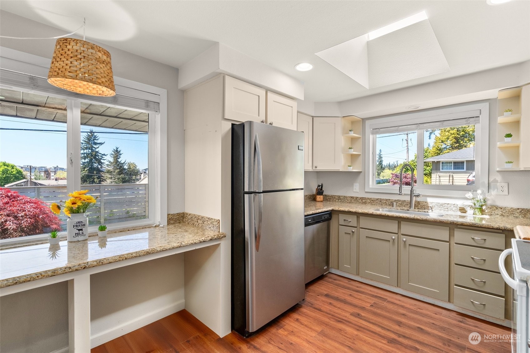 3301 Northeast 11th Place Renton, WA 98056 - Photo 12 of 40 Gallery Image 12