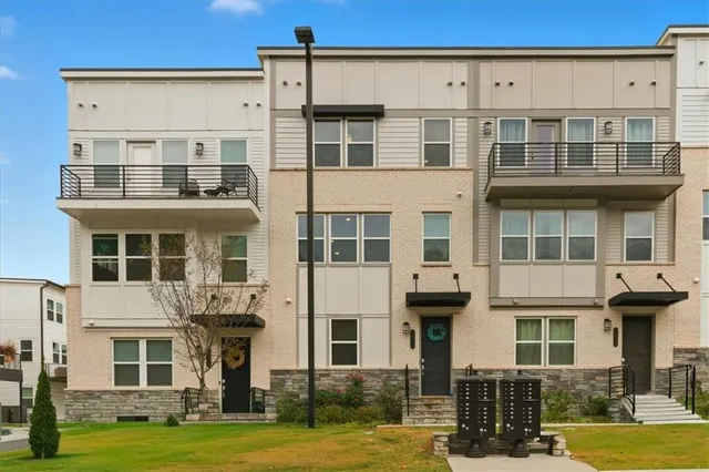 $550,000 | 3370 Oak Hbr Drive, Peachtree Corners, GA 30092