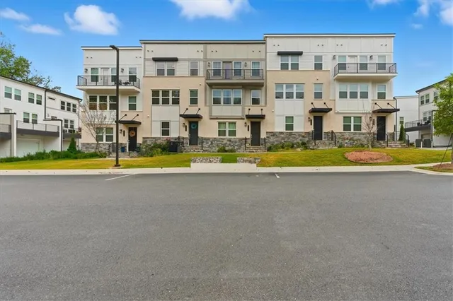 $550,000 | 3370 Oak Hbr Drive, Peachtree Corners, GA 30092