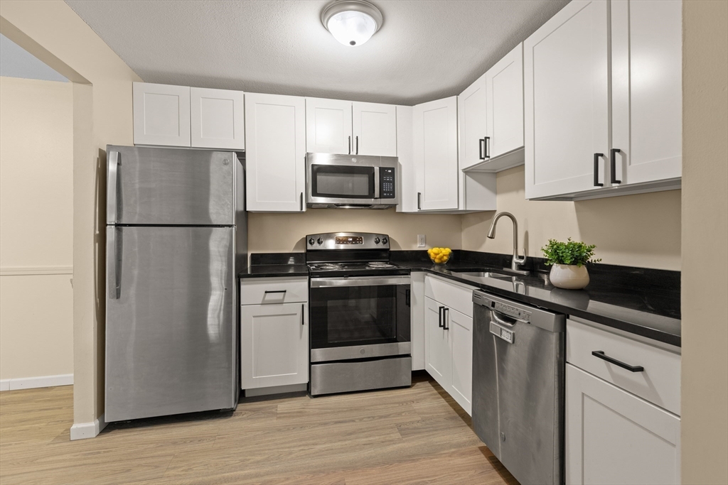 382 Great Road, Unit B304 Acton, MA 01720 - Photo 10 of 25 Gallery Image 10