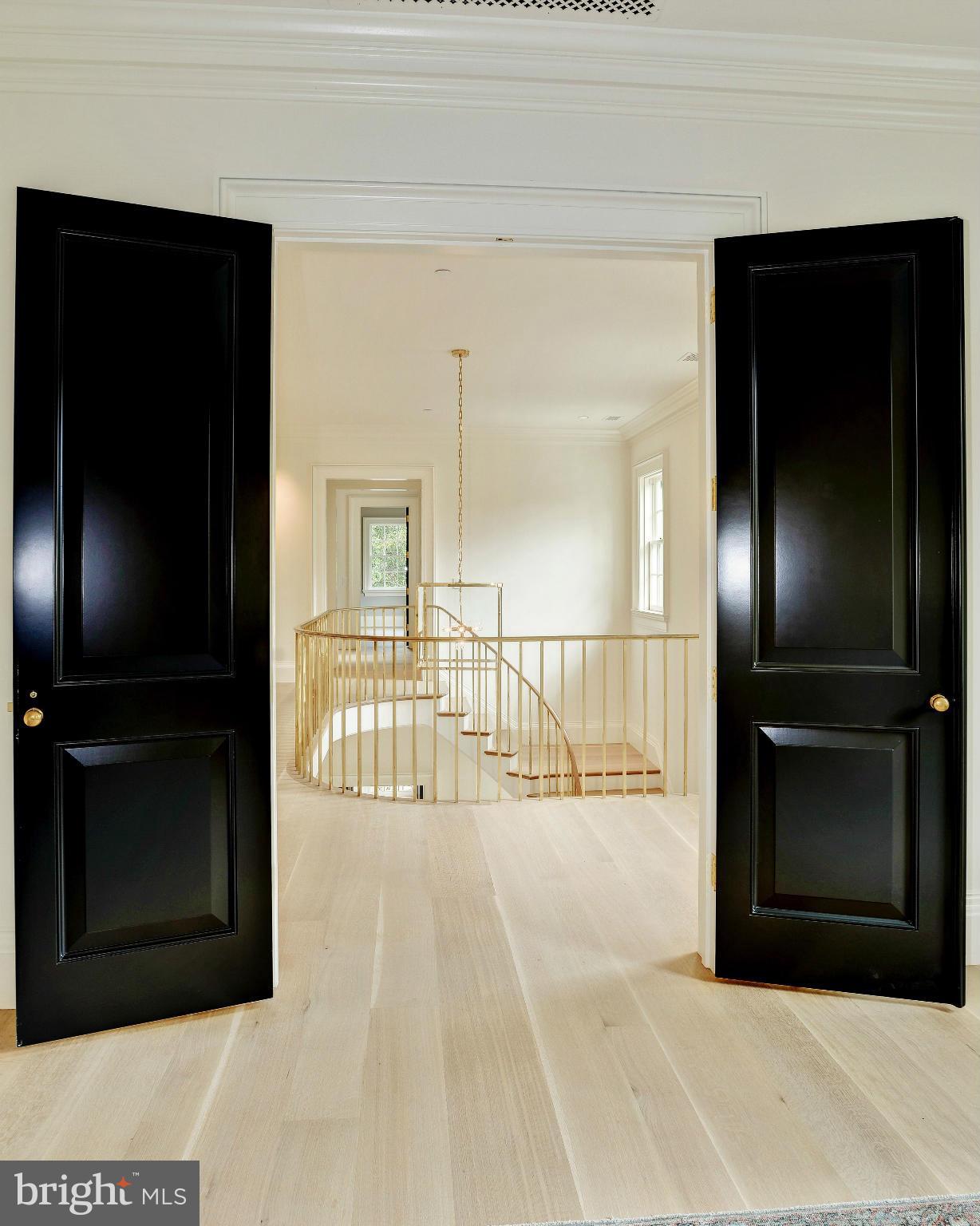 3030 Chain Bridge Road Northwest Washington, DC 20016 - Photo 15 of 30 Interior (General)