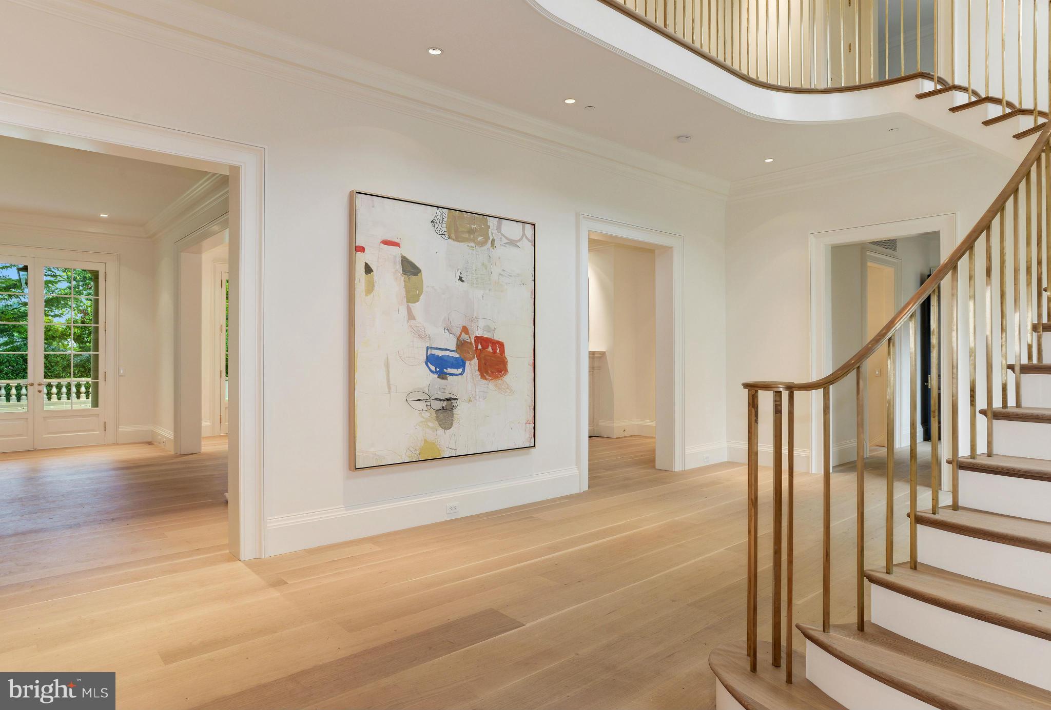 3030 Chain Bridge Road Northwest Washington, DC 20016 - Photo 6 of 30 Foyer