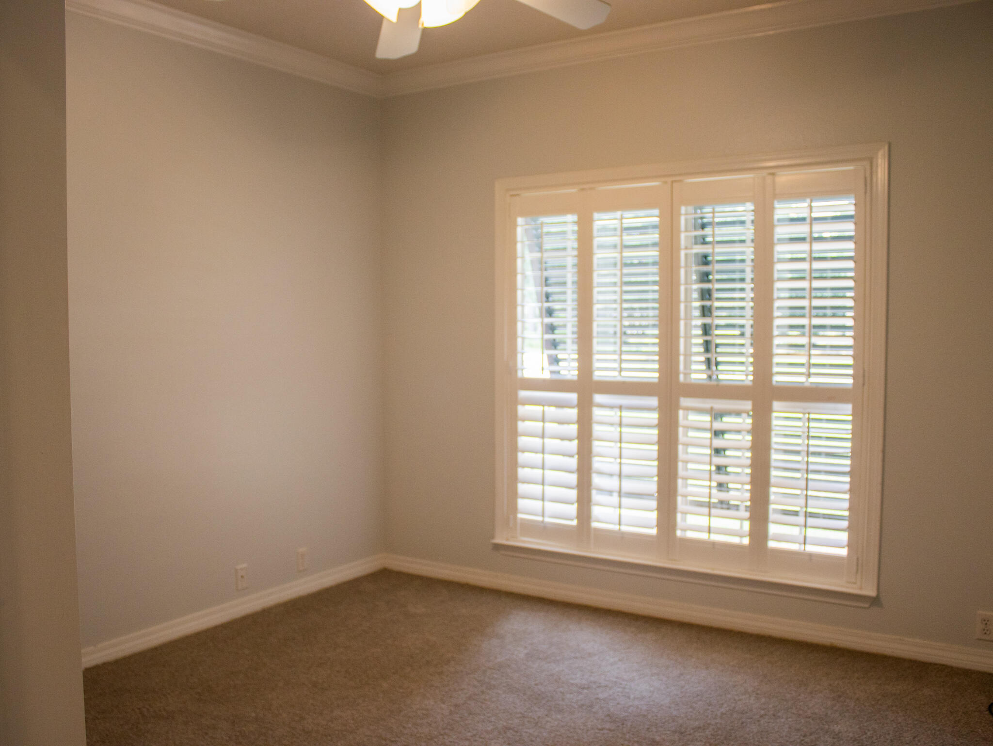 118 Baywind Drive Niceville, FL 32578 - Photo 17 of 27 an empty room with a window