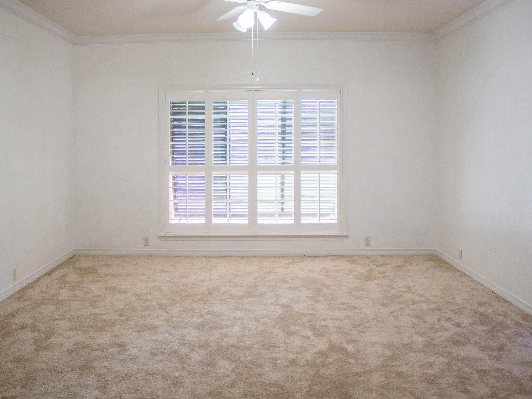 118 Baywind Drive Niceville, FL 32578 - Photo 10 of 27 an empty room with a window
