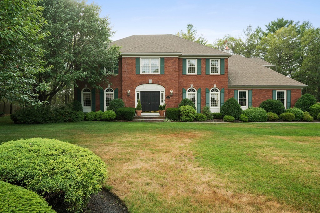 61 Fox Den Road Kingston, MA 02364 - Photo 1 of 28 Gallery Image 1