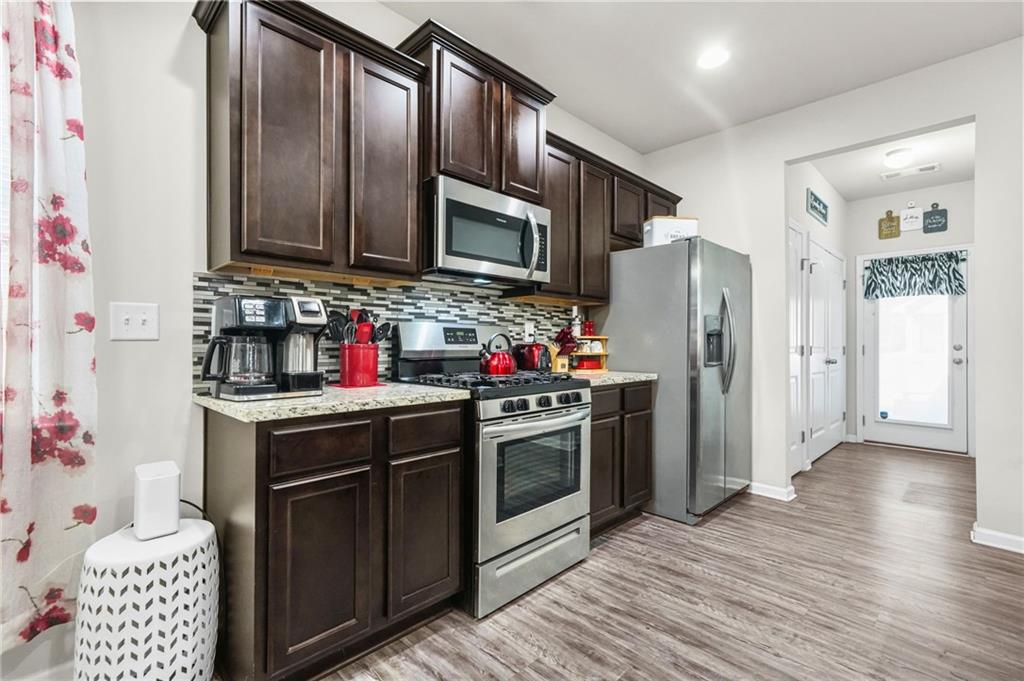 637 Sunflower Drive Canton, GA 30114 - Photo 4 of 53