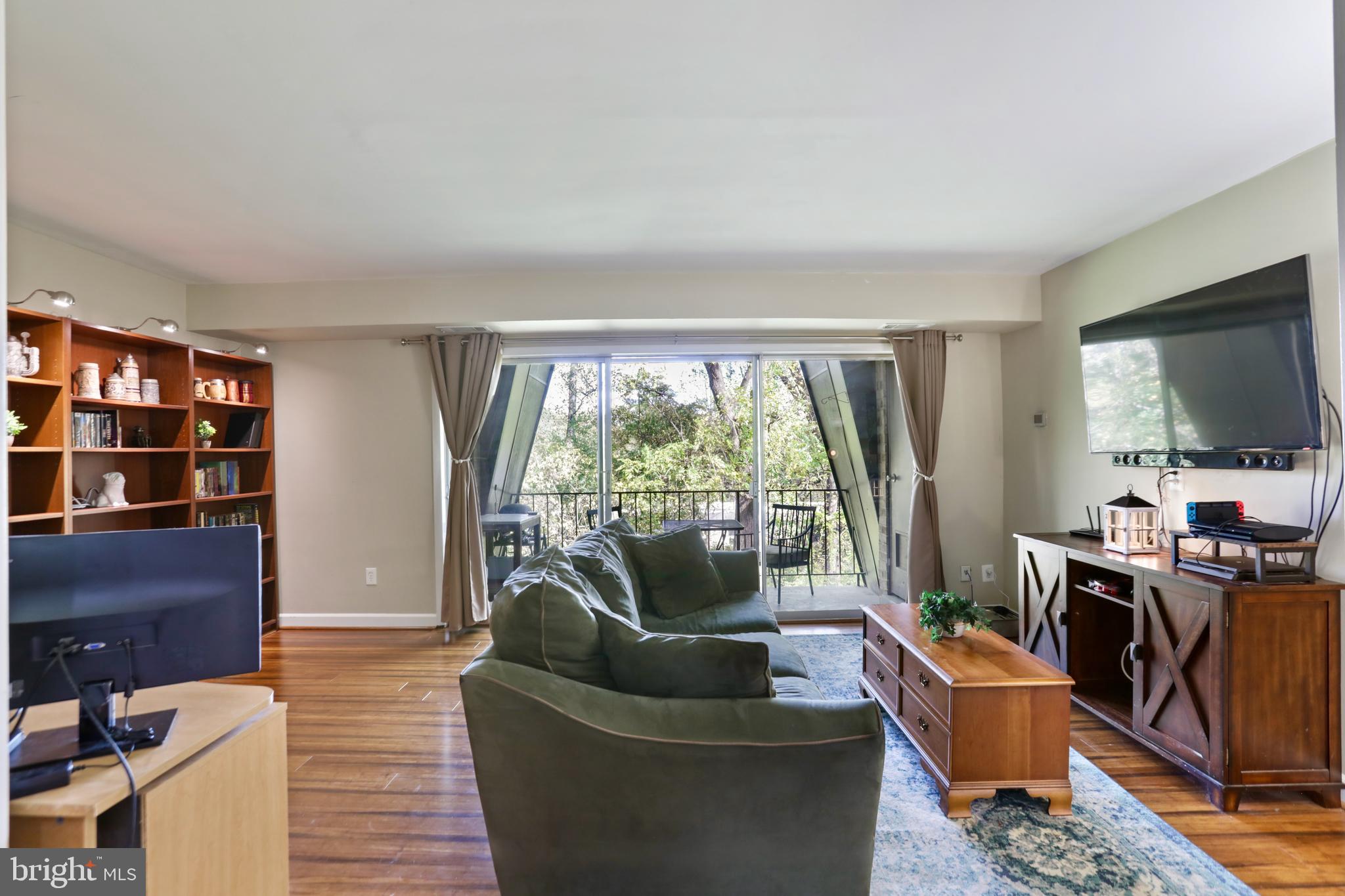 11603 Vantage Hill Road, Unit 22C Reston, VA 20190 - Photo 4 of 17